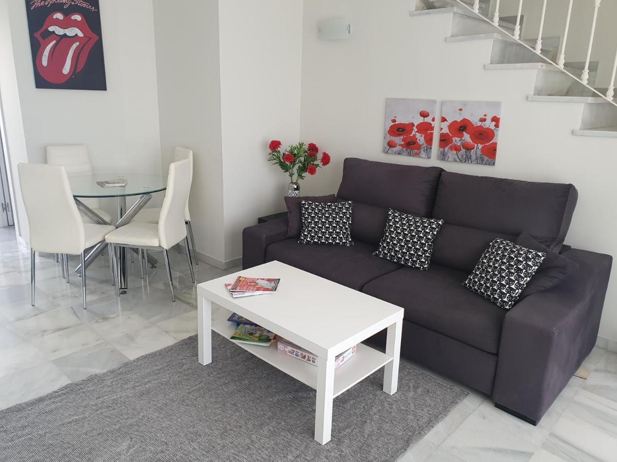 Beautiful House In Elviria, With 2 Bedrooms, 2 Swimming Pools, Sauna, Jacuzzi, Gym, Wifi Ferienhaus *