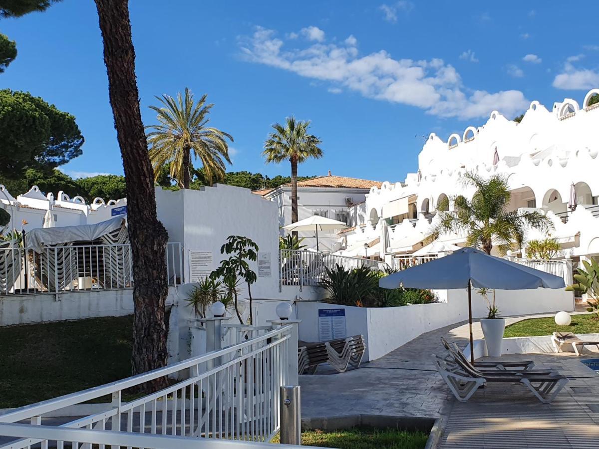 Ferienhaus Beautiful House In Elviria, With 2 Bedrooms, 2 Swimming Pools, Sauna, Jacuzzi, Gym, Wifi Marbella