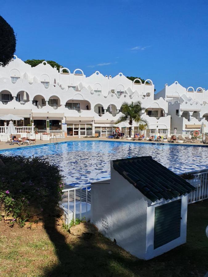 Beautiful House In Elviria, With 2 Bedrooms, 2 Swimming Pools, Sauna, Jacuzzi, Gym, Wifi Ferienhaus *