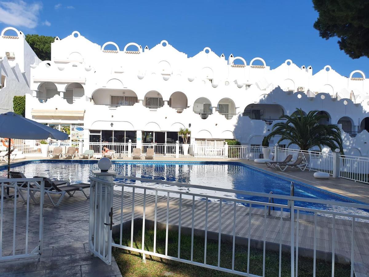 Beautiful House In Elviria, With 2 Bedrooms, 2 Swimming Pools, Sauna, Jacuzzi, Gym, Wifi Ferienhaus *