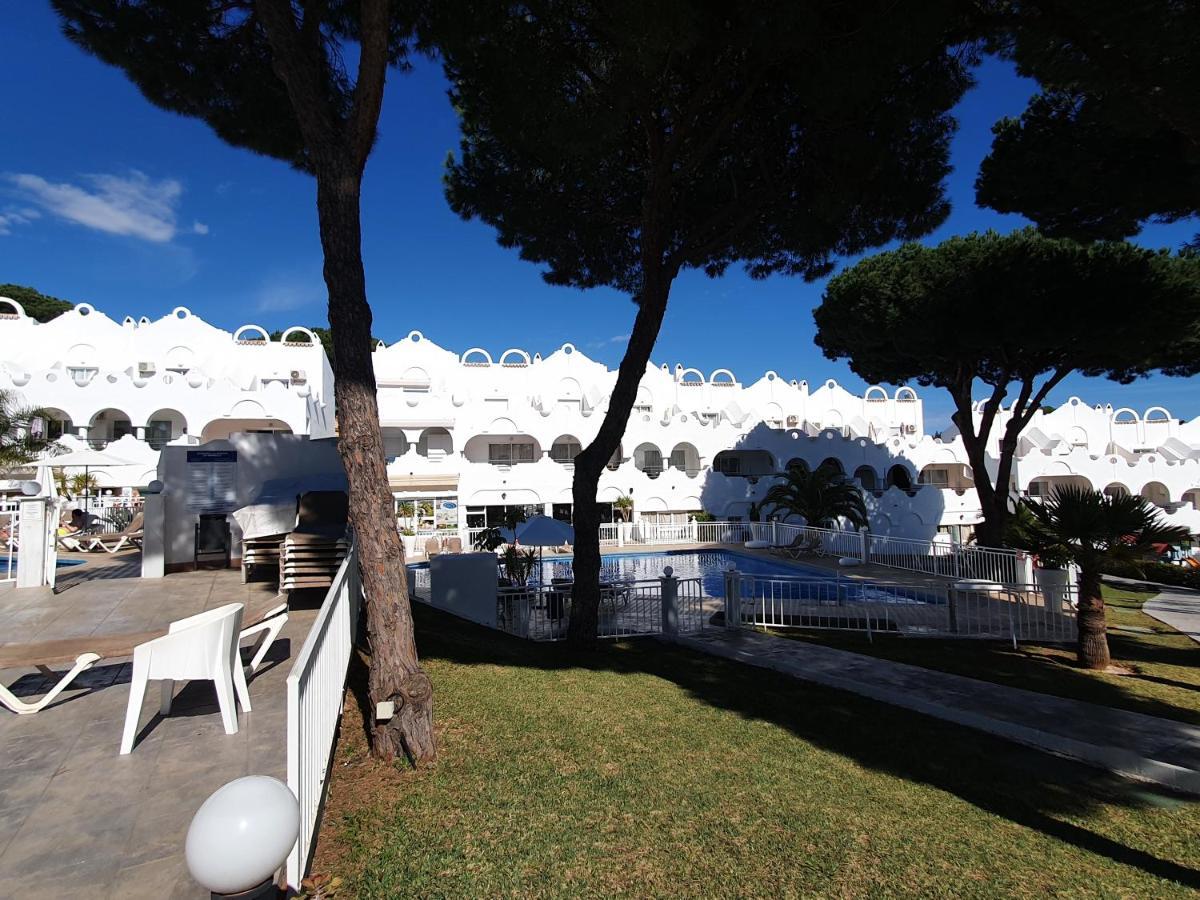 Beautiful House In Elviria, With 2 Bedrooms, 2 Swimming Pools, Sauna, Jacuzzi, Gym, Wifi Ferienhaus